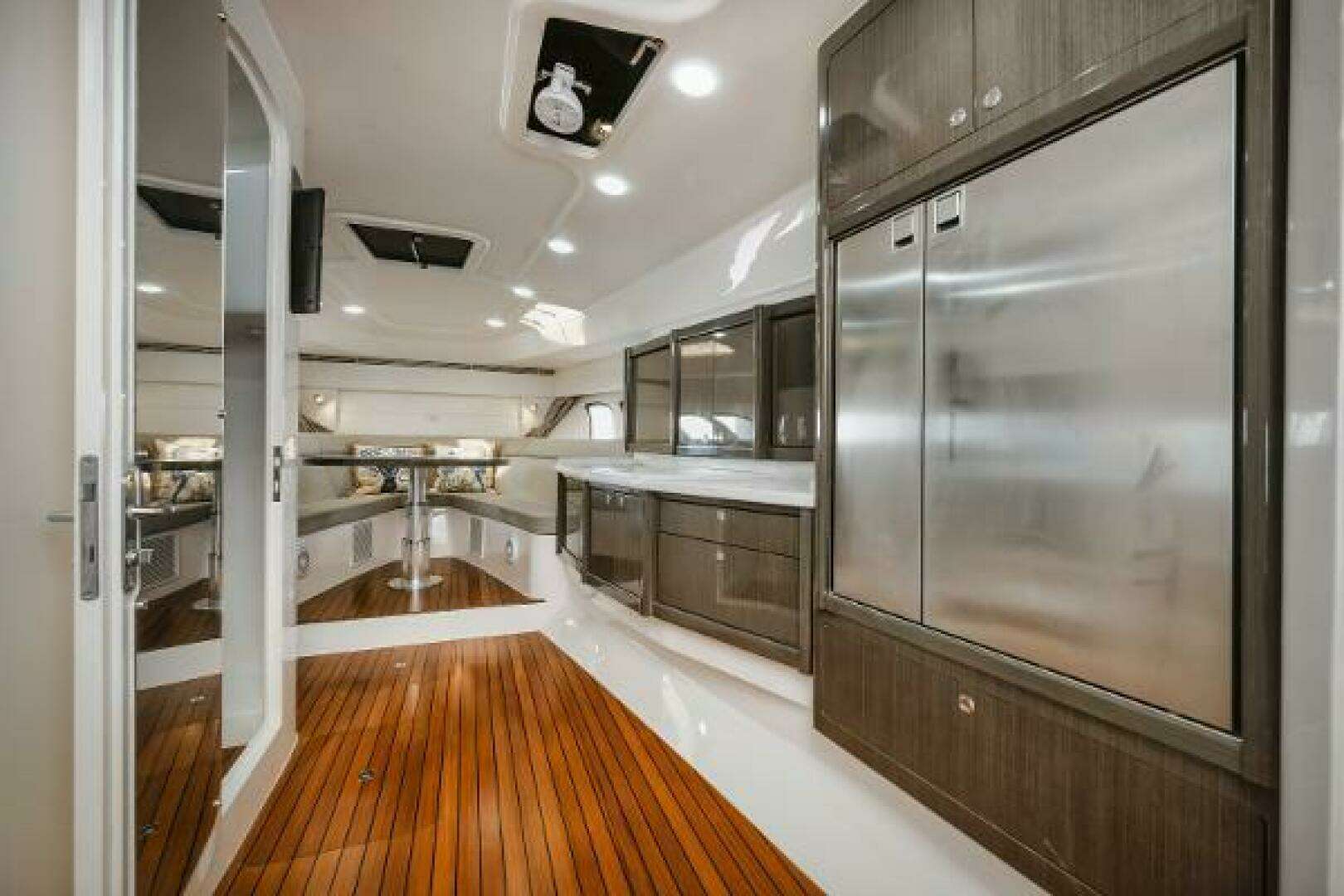 2018 Intrepid 475 Sport Yacht - Image 31