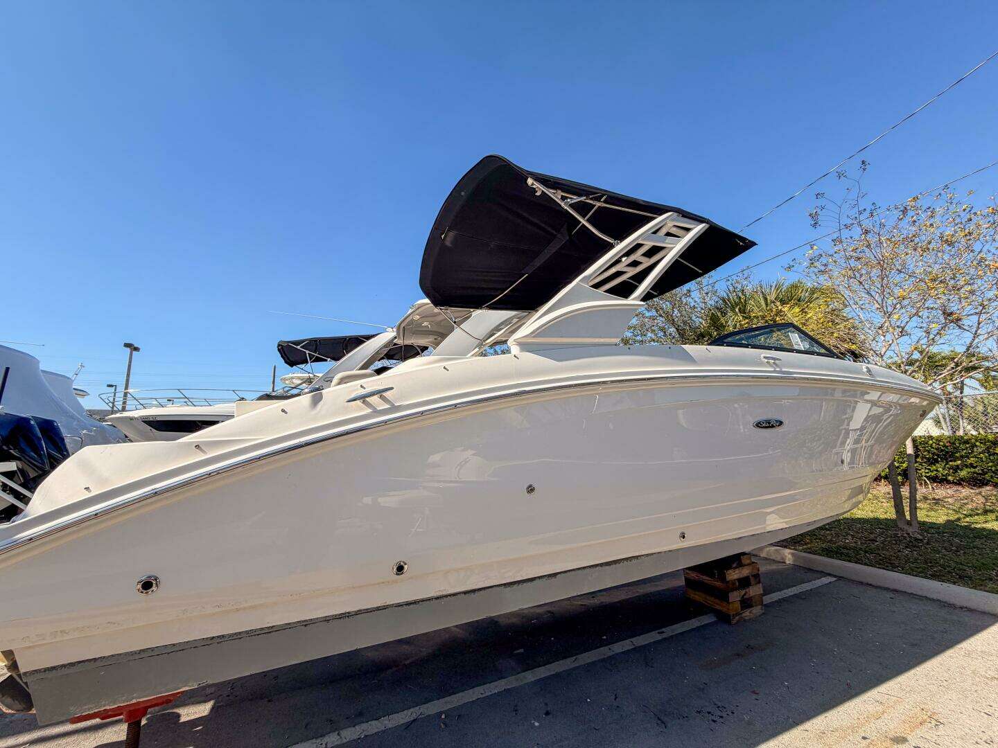 2021 Sea Ray SDX 270 - Image 2