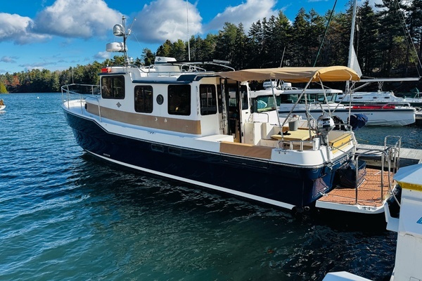 2013 Ranger Tugs R-31