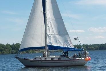 1988 Pacific Seacraft Crealock 37