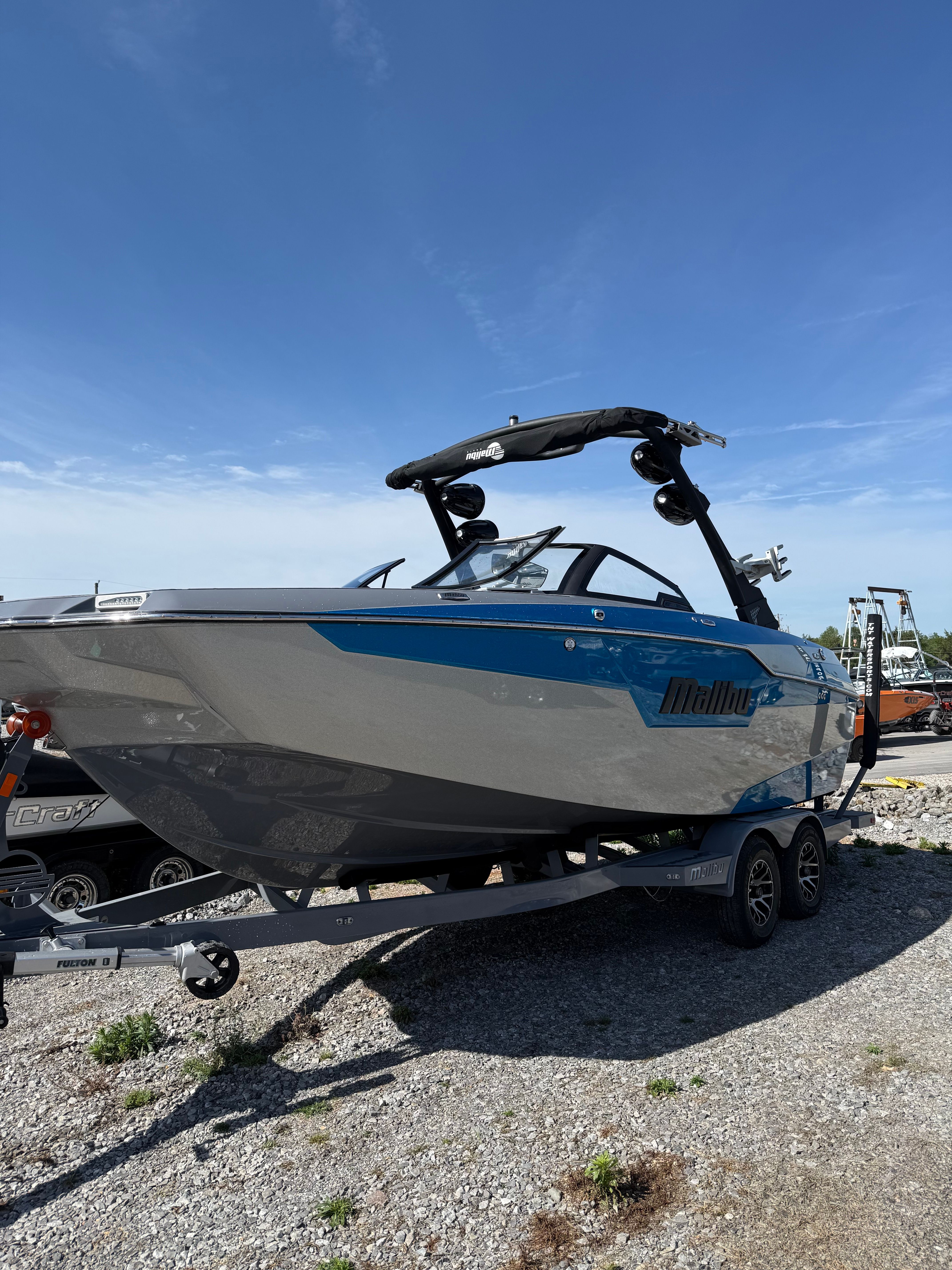2021 MALIBU M220 - Image 4