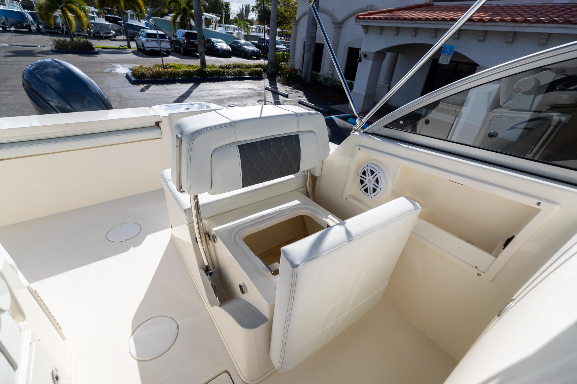 2024 Cobia 220 Dual Console - 37