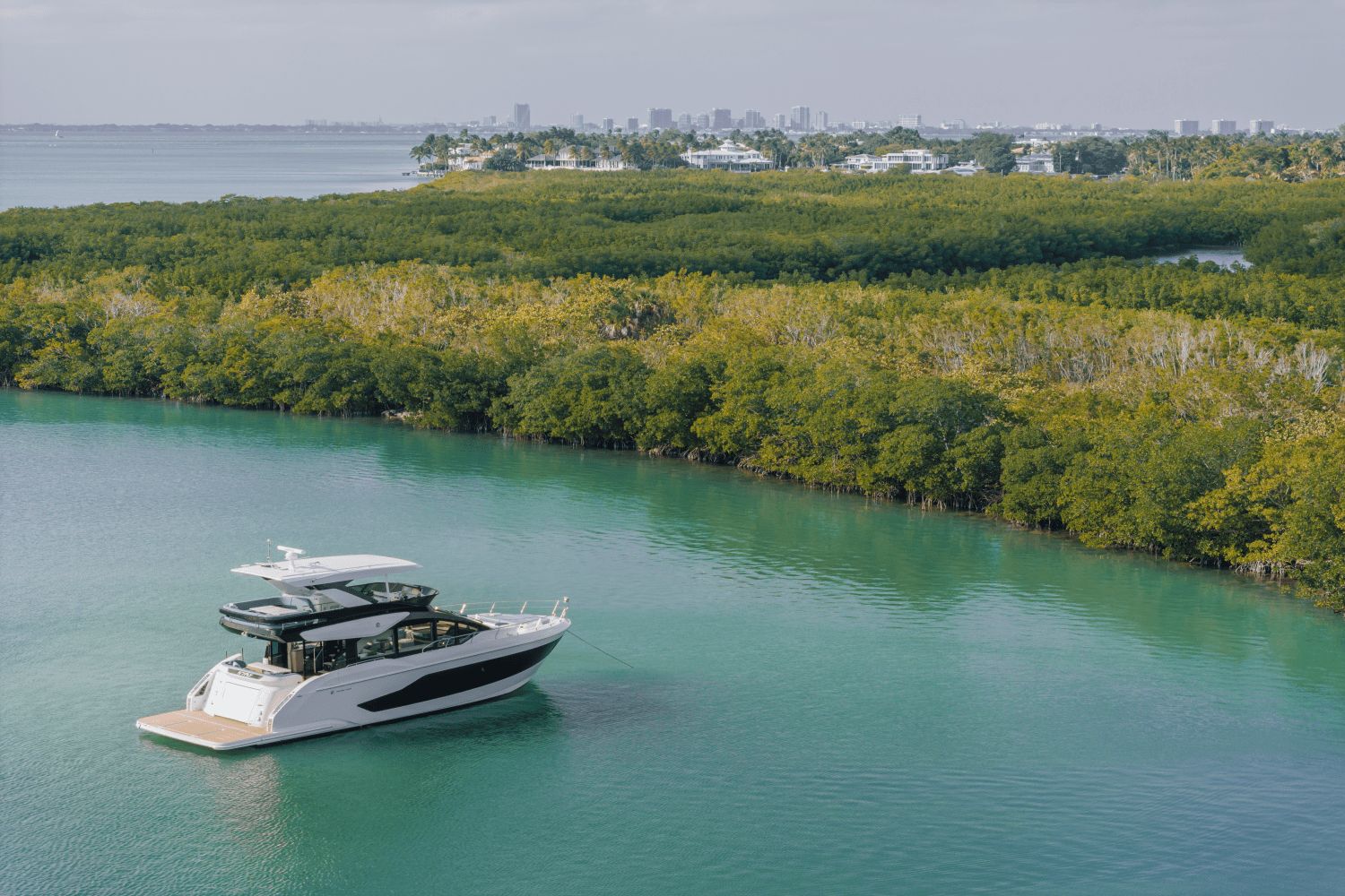 2027 Cruisers Yachts 57 Fly - 3