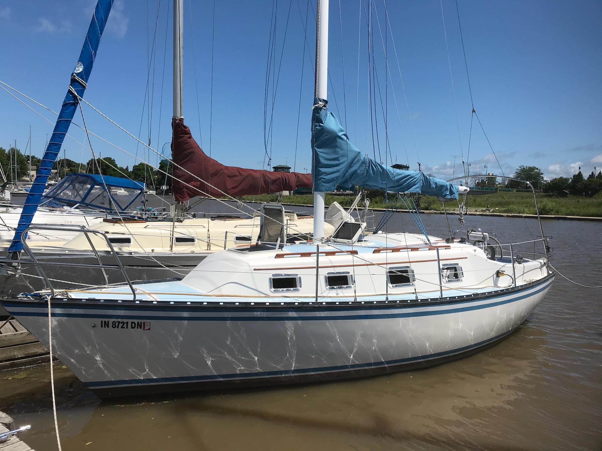 1983 Hunter 27
