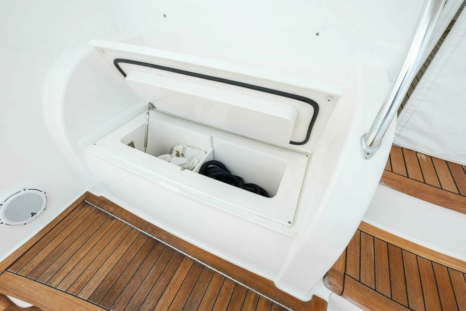 2015 Viking 52 OPEN - Image 10
