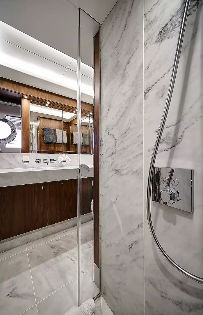 2019 Sunseeker 86 Yacht - Image 53