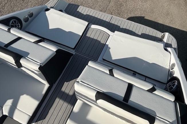 2026 Yamaha Boats 222S interior with sleek seating and modern design.