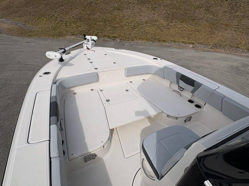2026 Robalo 266 Cayman - 78