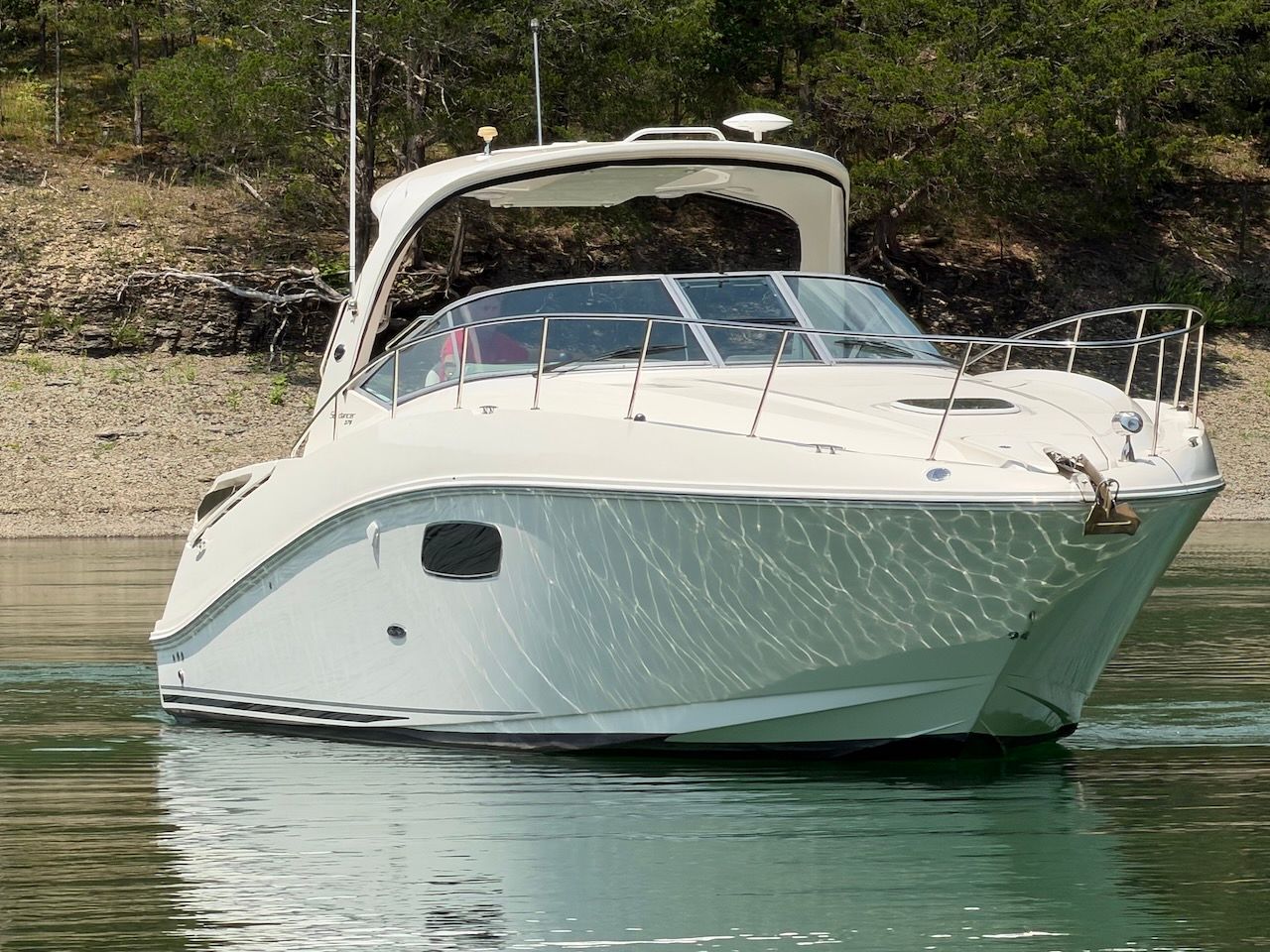 2011 Sea Ray Sundancer 370