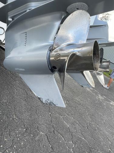 Close-up of a 2014 Everglades 325 Center Console boat propeller.