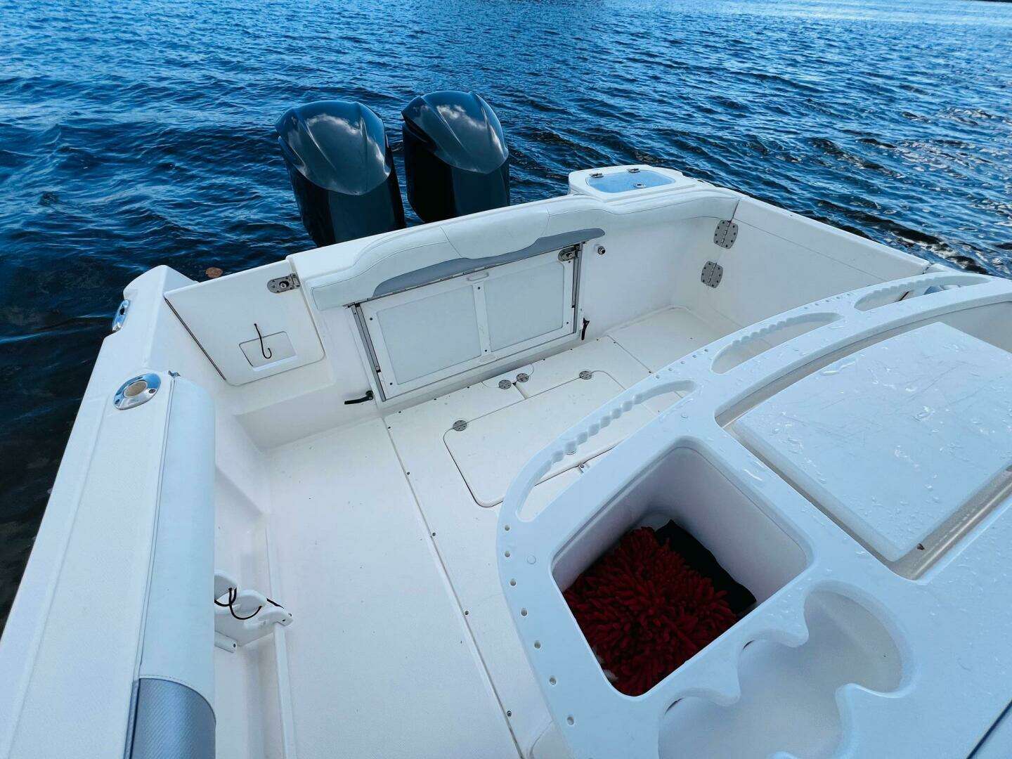 2012 Everglades 295 Center Console - Image 26