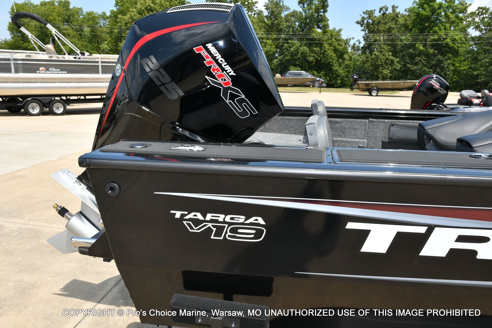 2026 Tracker Targa V-19 Combo - 2