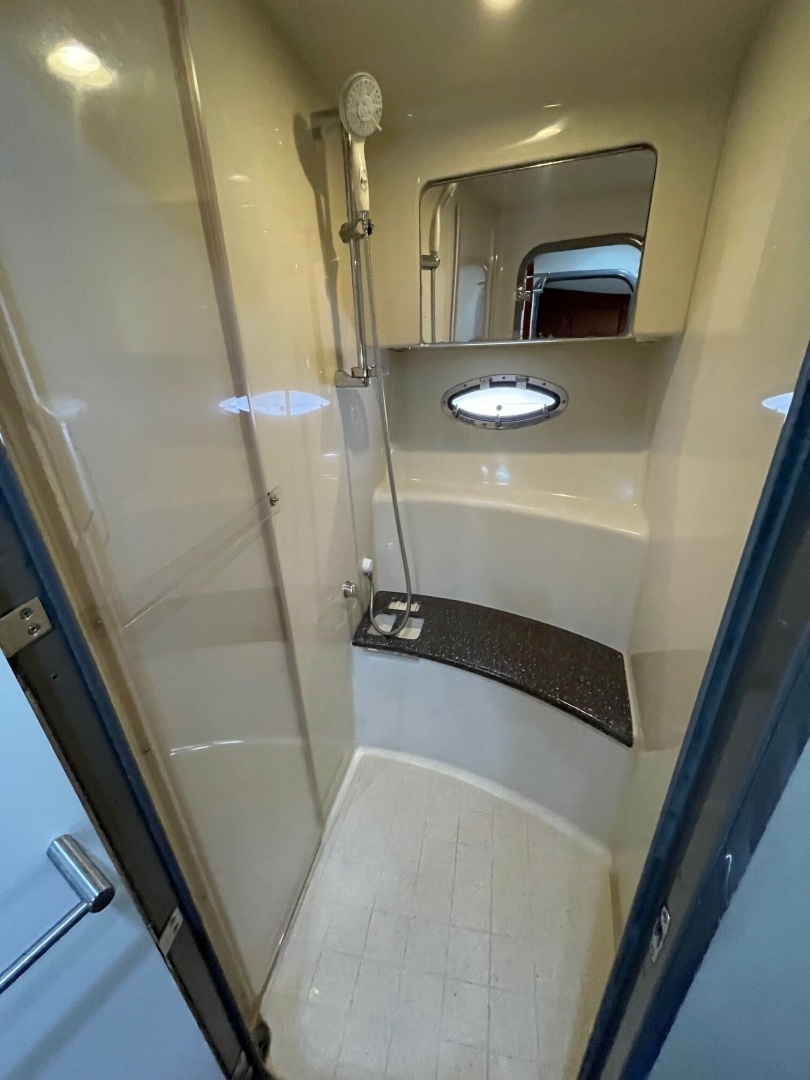 2008 Formula 45 Yacht - Image 31