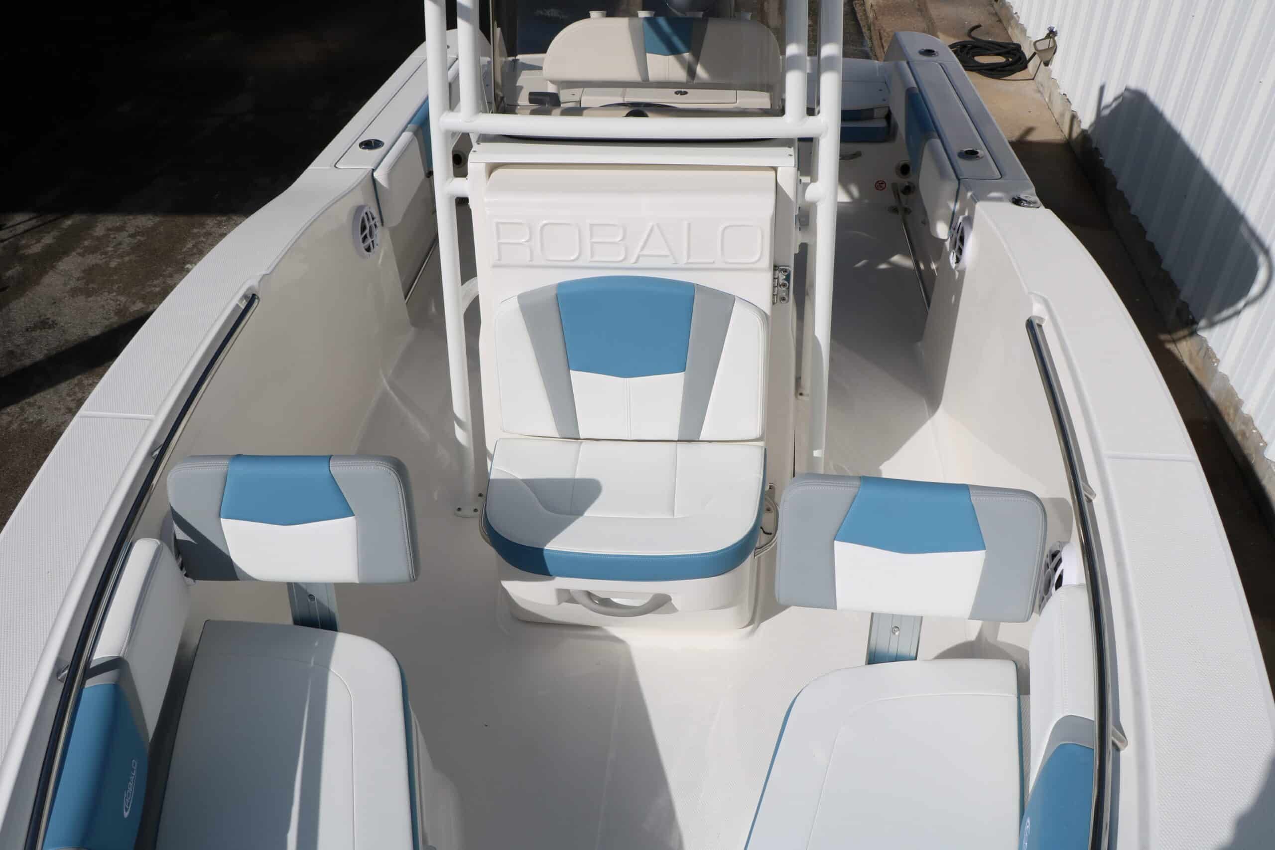 2026 Robalo R200 Center Console - 22