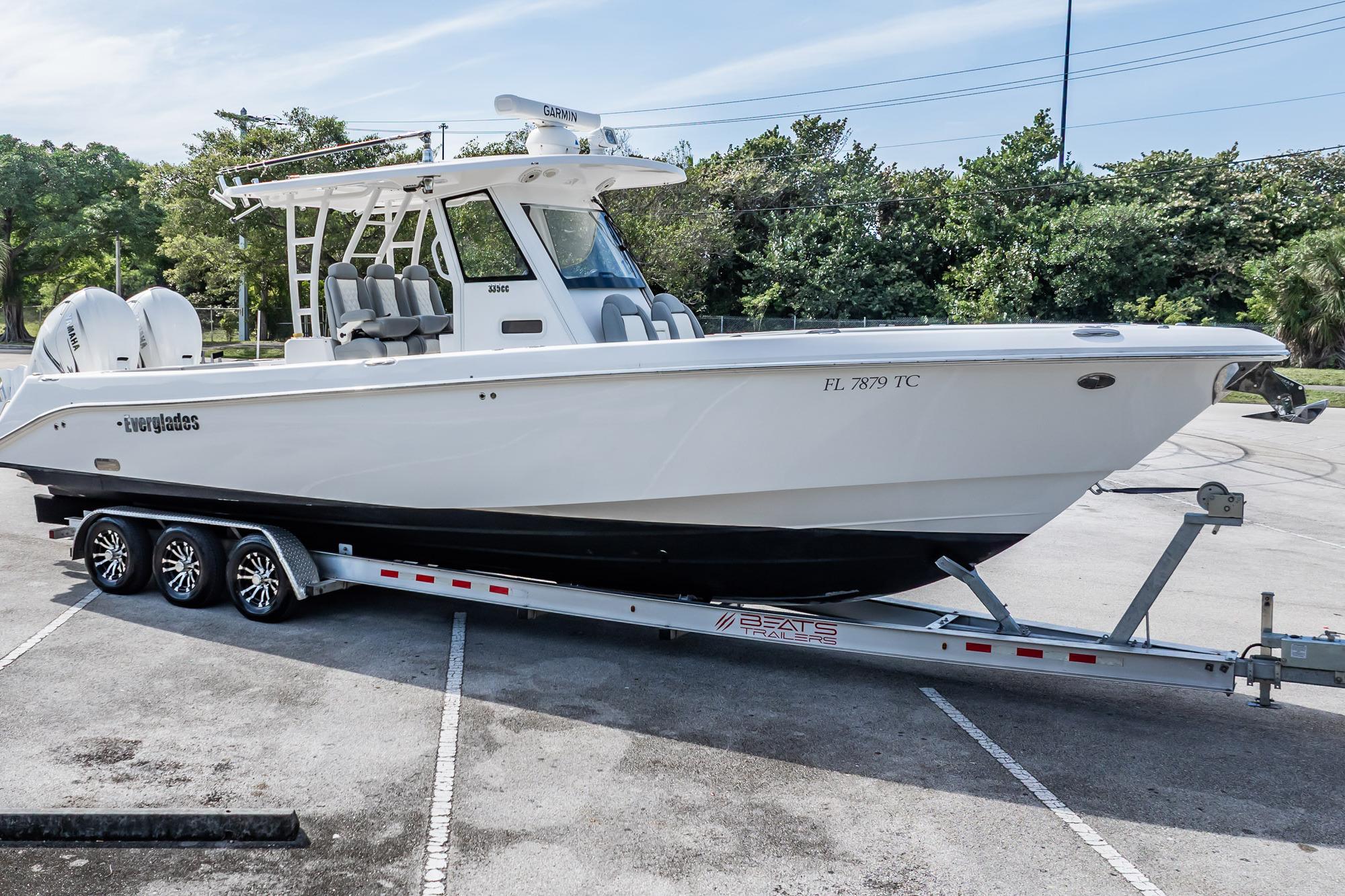 2021 Everglades 335 Center Console
