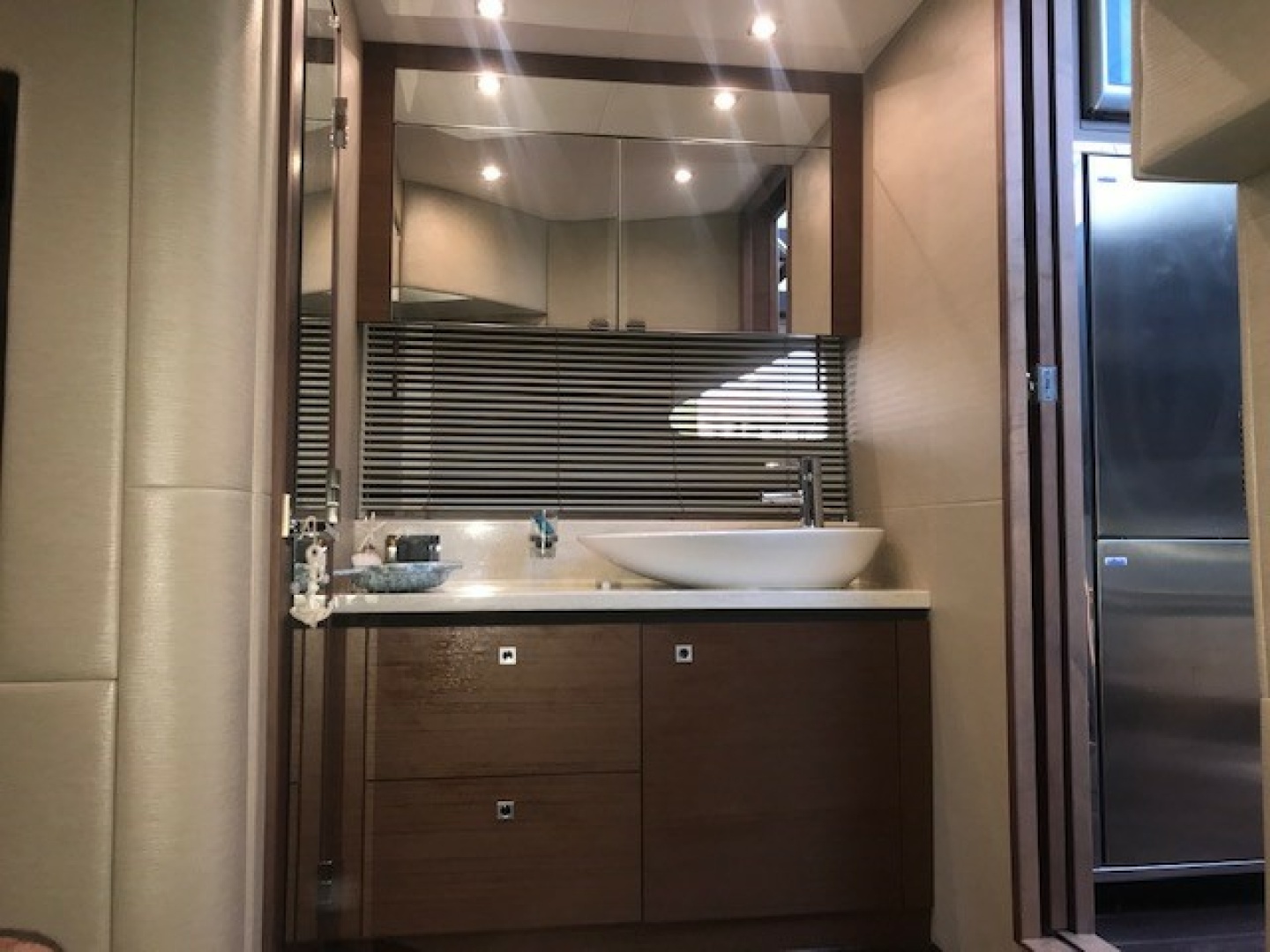 2016 Sea Ray 510 SUNDANCER - Image 44