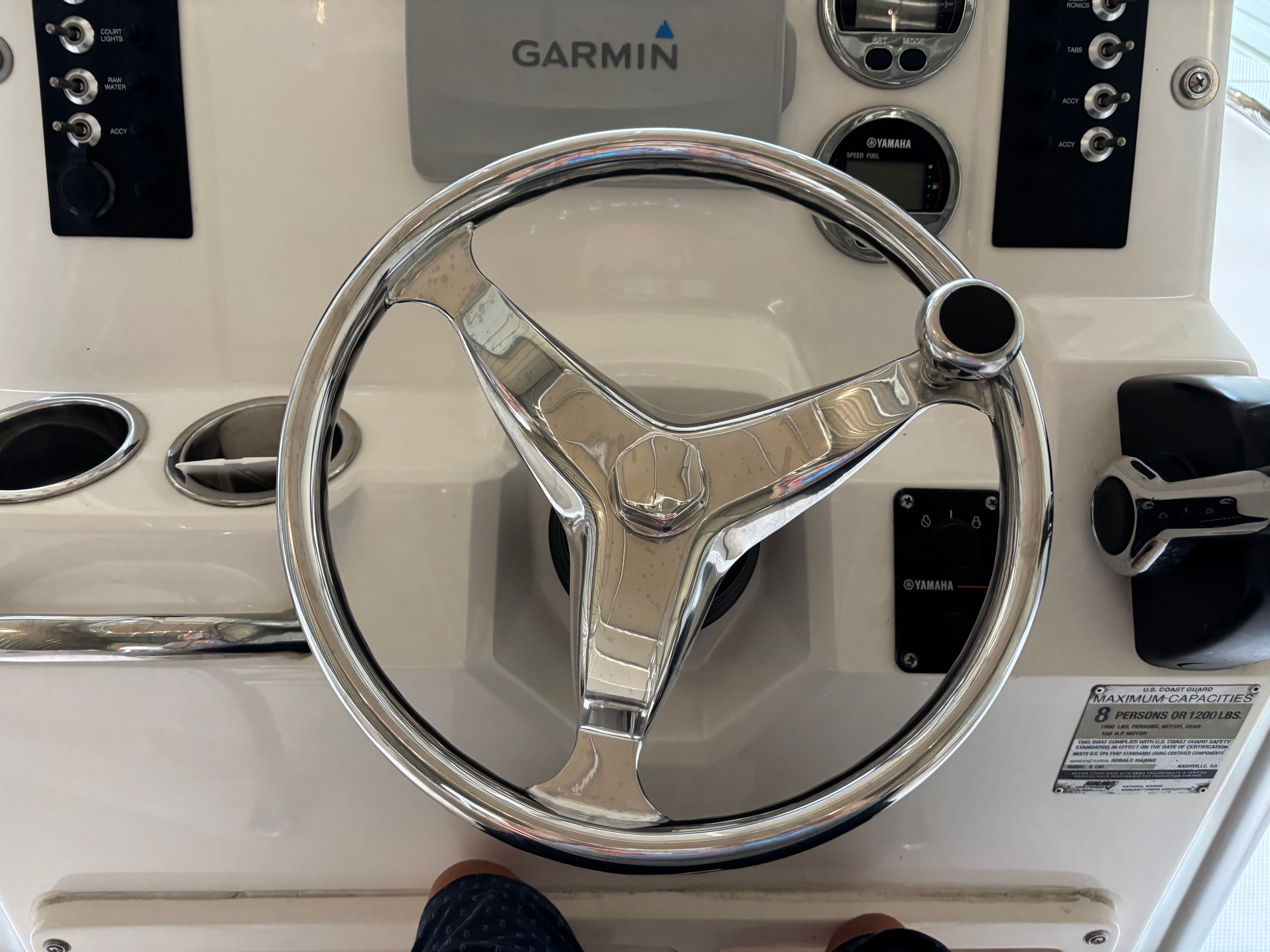 2017 Robalo R180 Center Console - 15