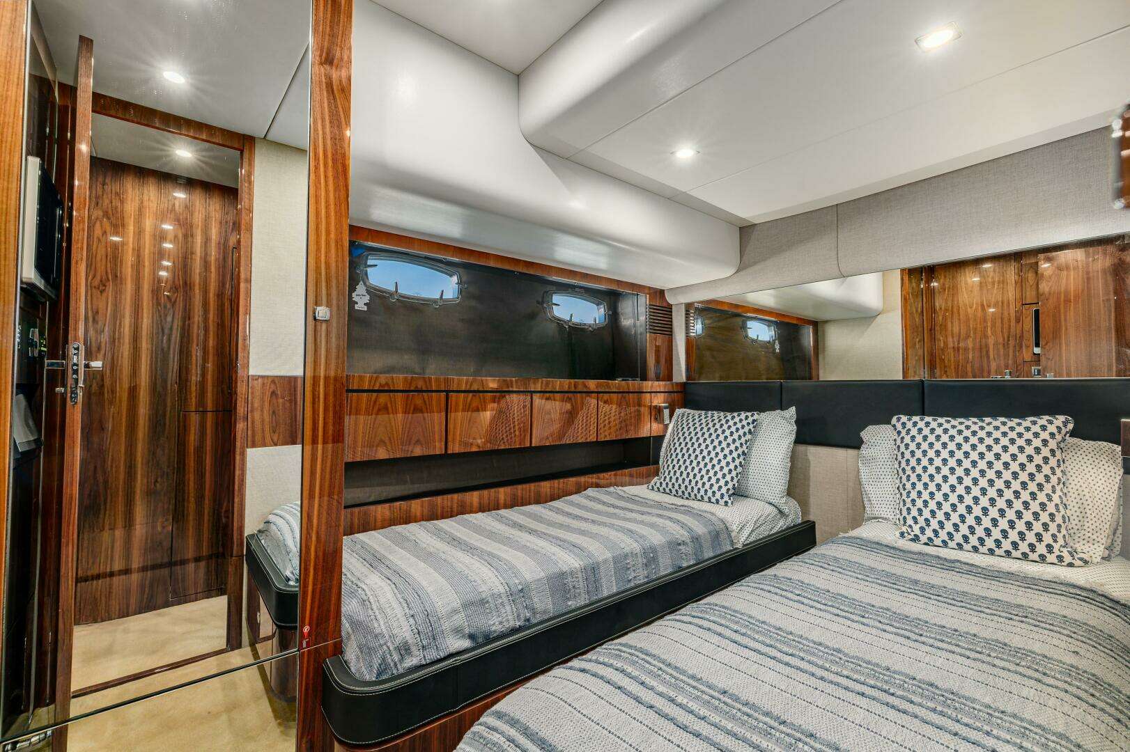 2011 Fairline 65 Squadron - Image 50