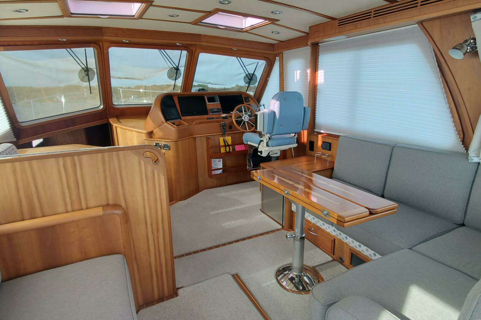 2012 Sabre 48 Salon Express - Image 19