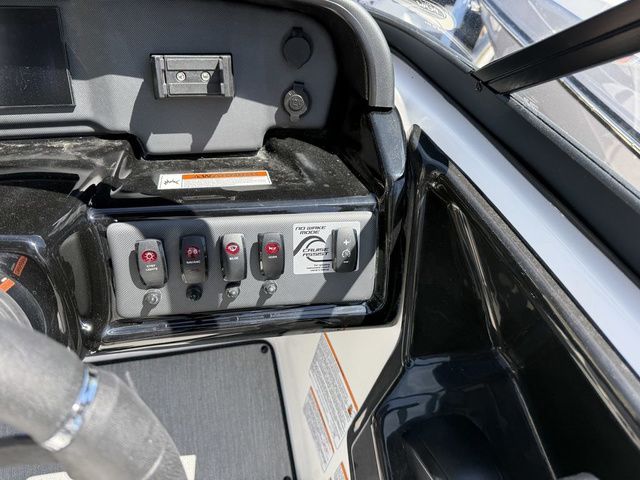 2026 Yamaha Boats AR195 - 22