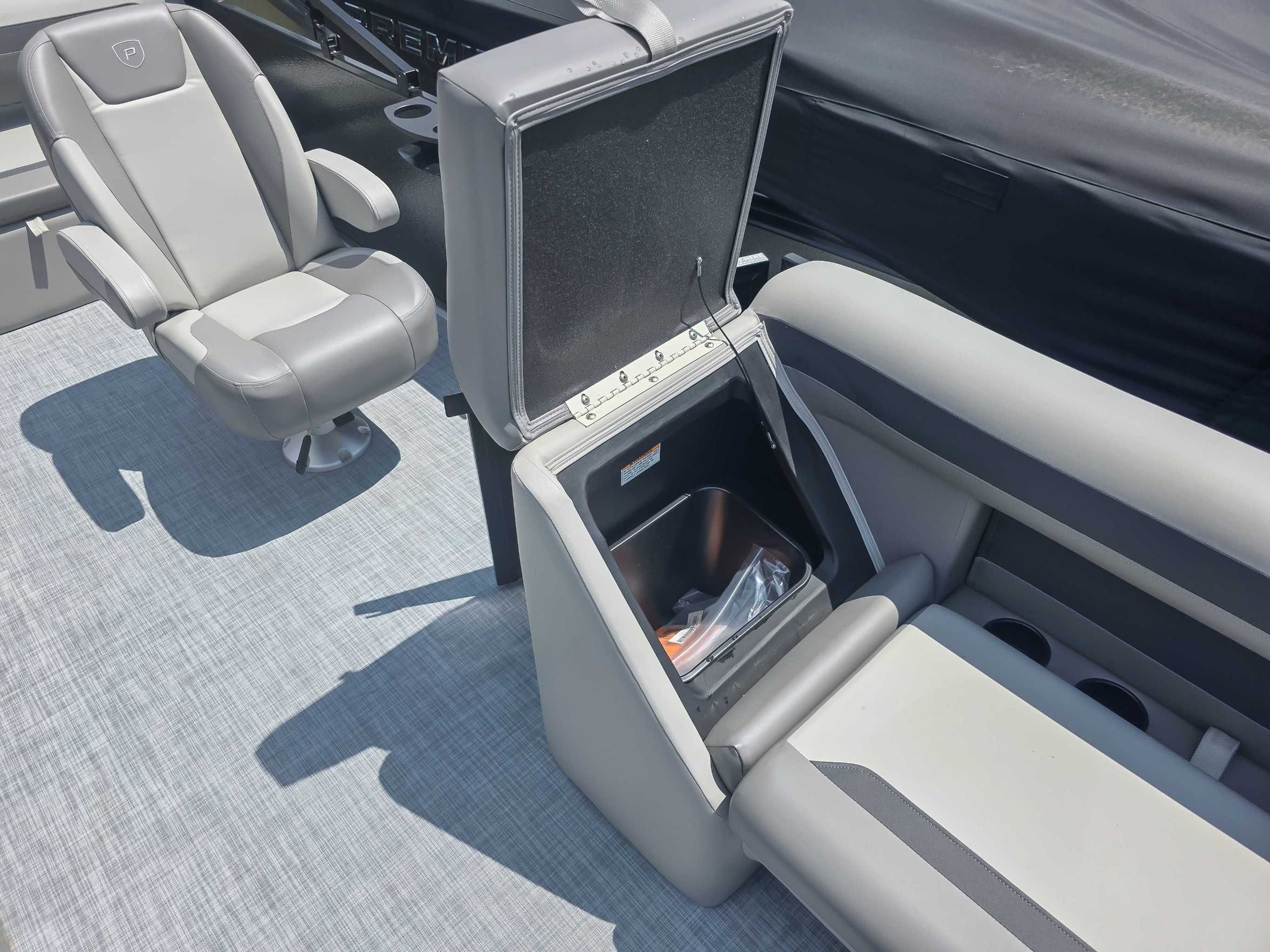 2025 Premier 220 SUNSCAPE RL - 14