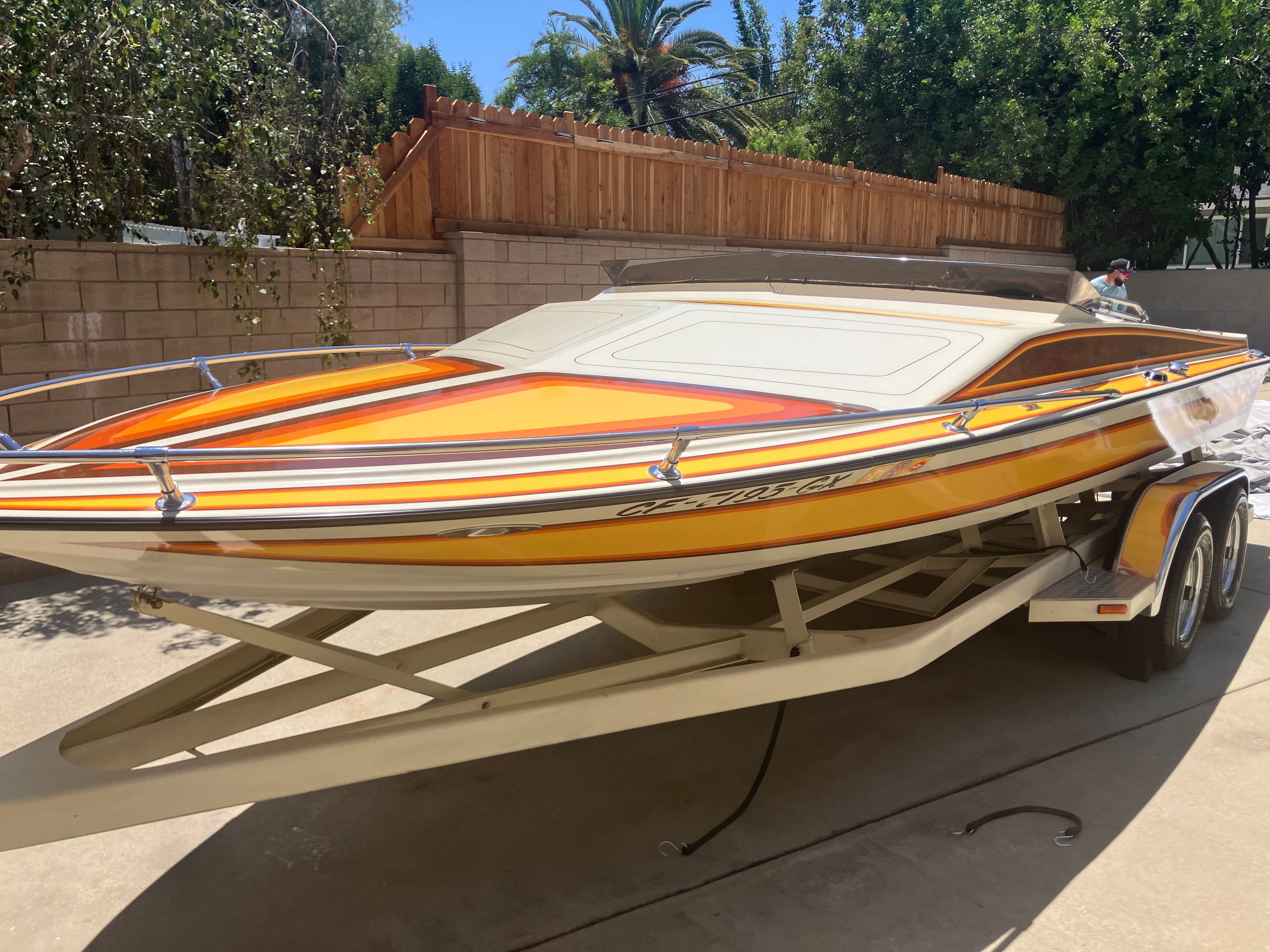 1982 Hallett 20’
