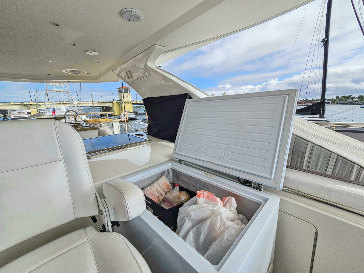 2010 Ocean Alexander 83 - Image 28