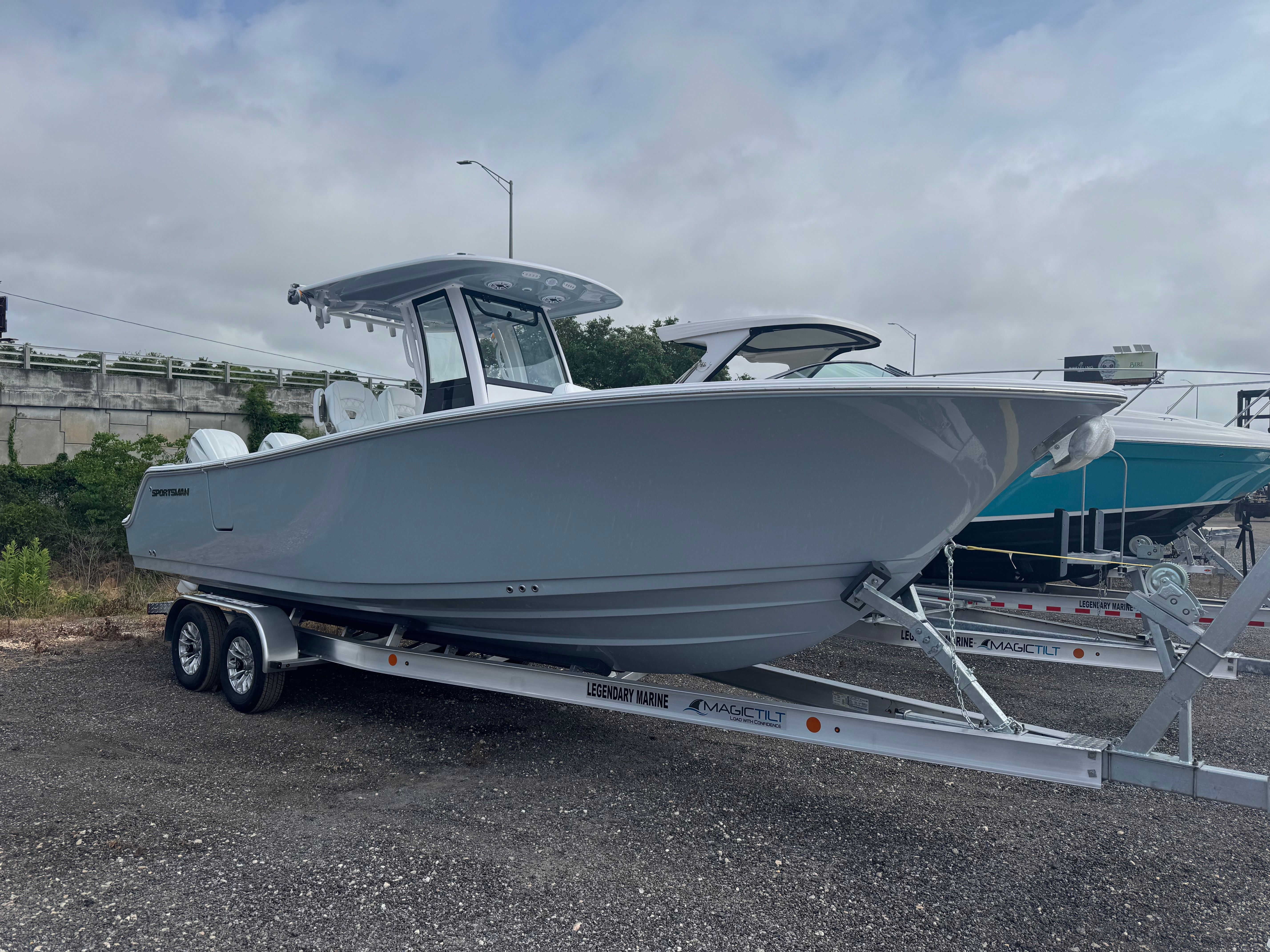 2026 Sportsman Open 262 Center Console