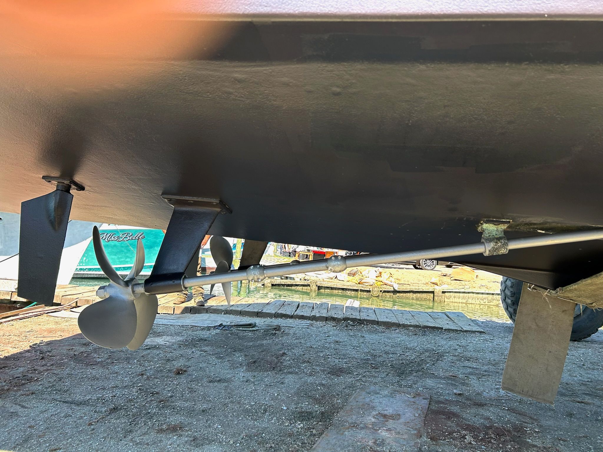 Underside of a 2000 Carver 356 Yacht with propeller.