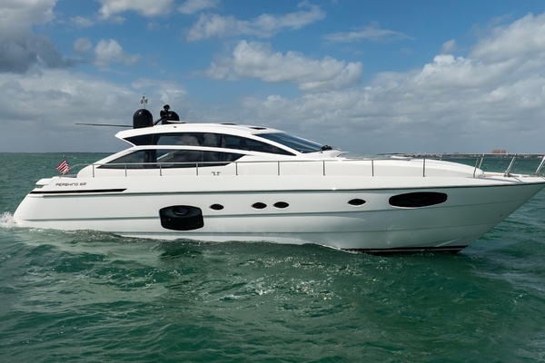 2020 Pershing 62