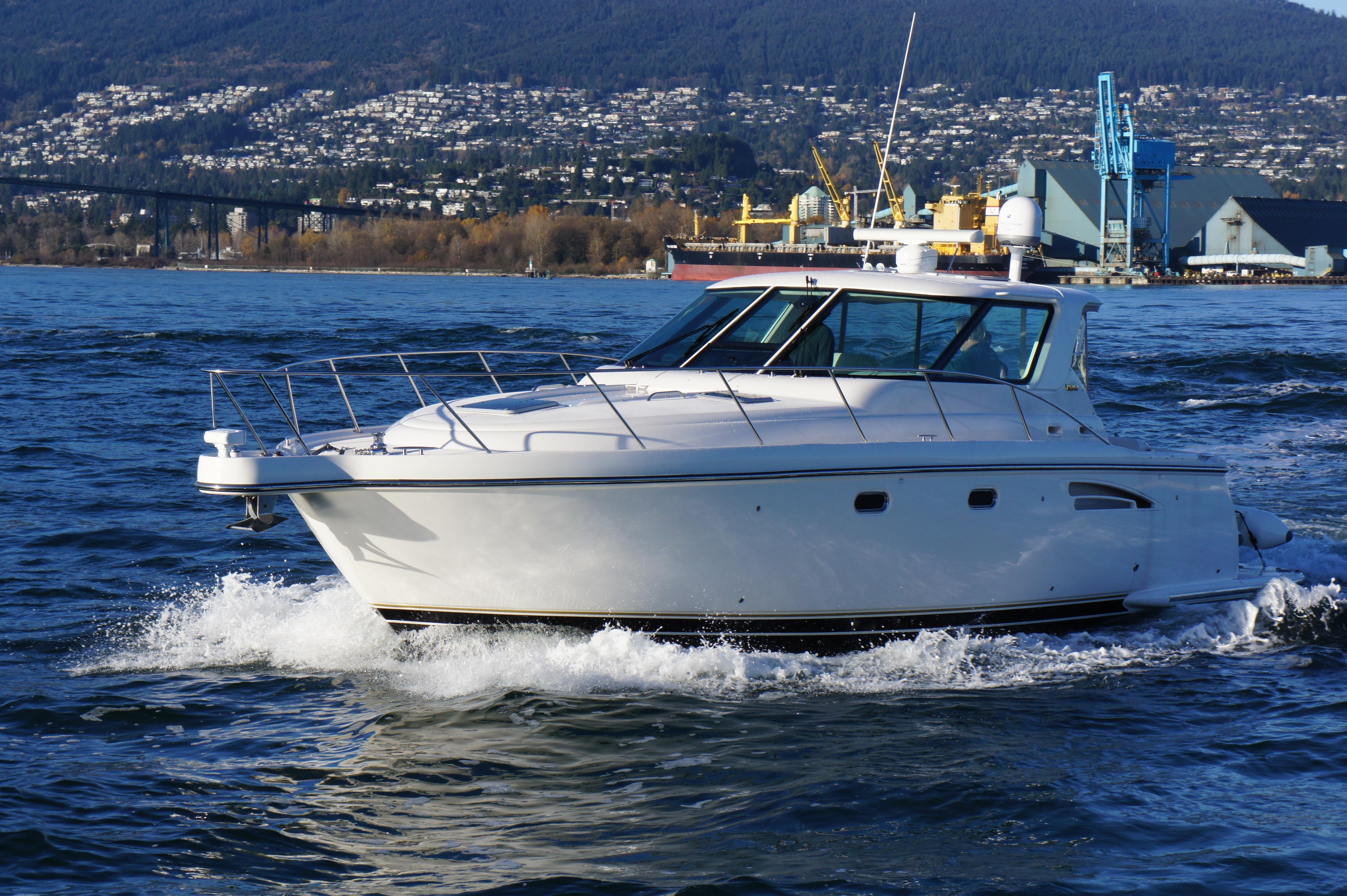 2005 Tiara Yachts 3600 Sovran