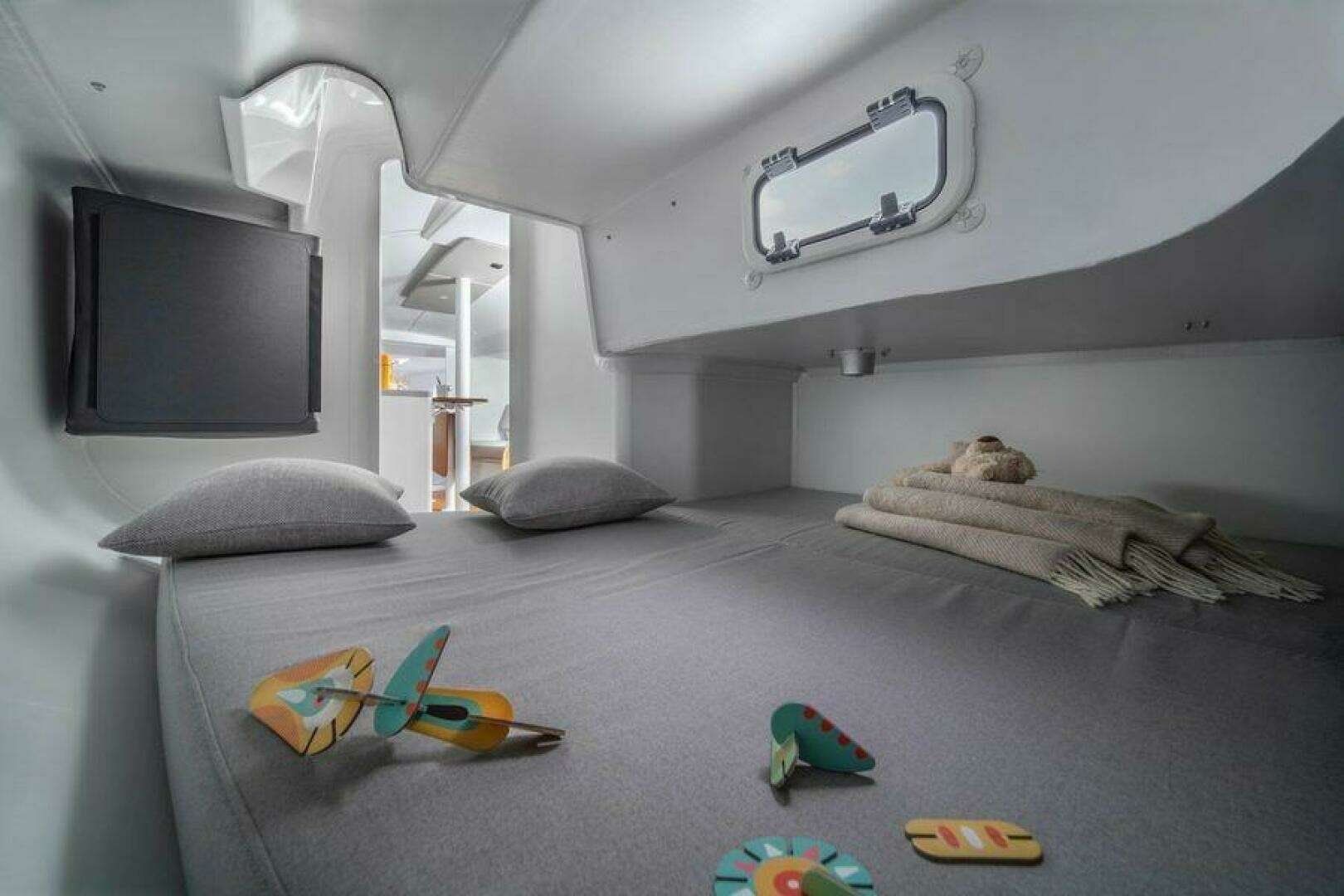 2026 Beneteau First 30 - Image 9