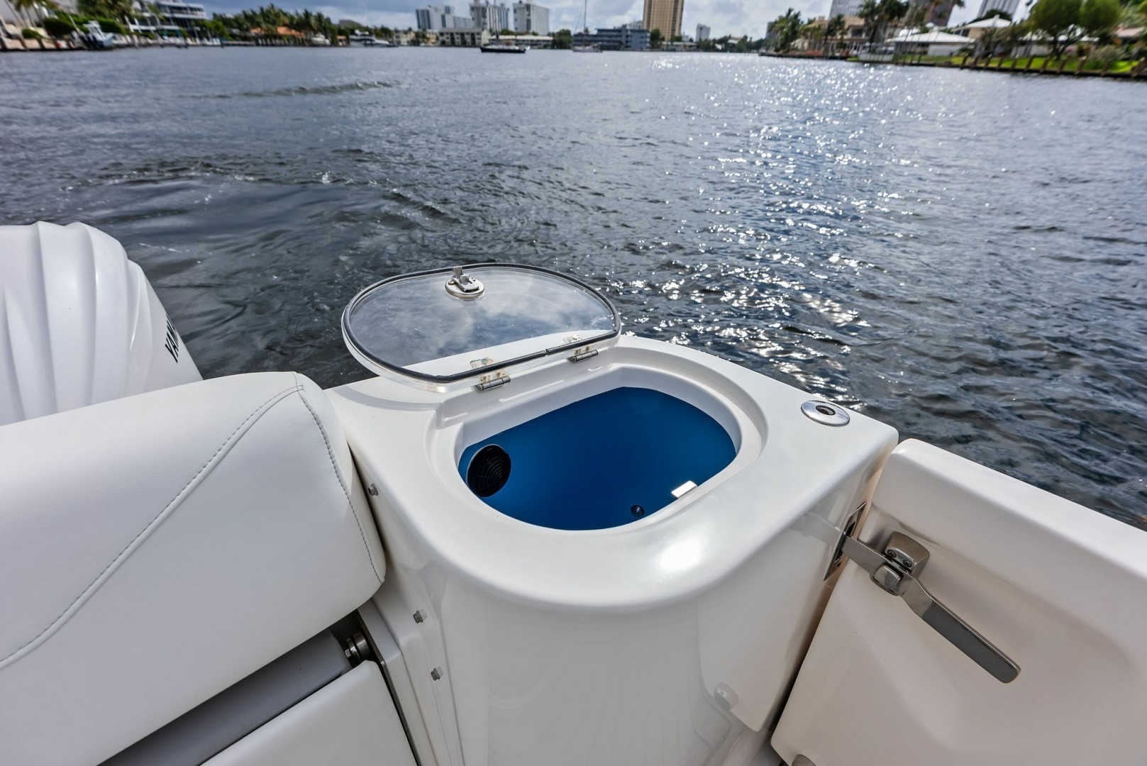 2022 Regal 33 SAV - Image 16
