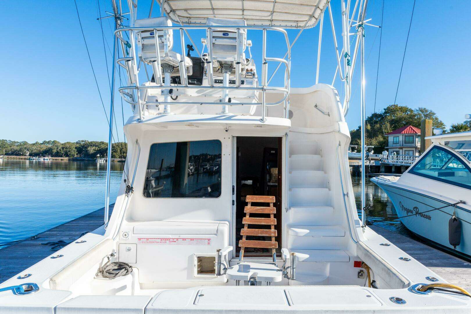 2004 Luhrs Convertible - Image 10