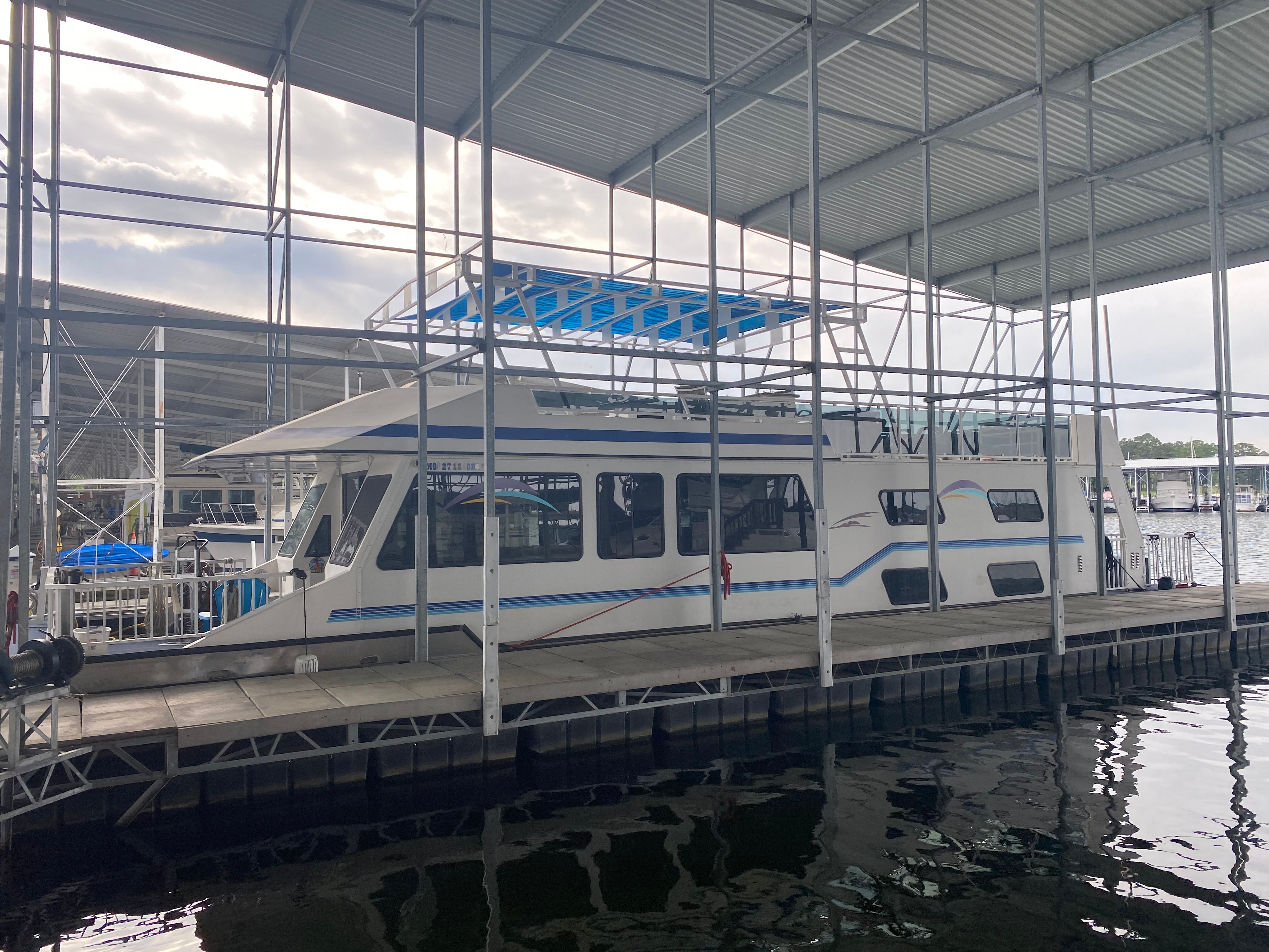 2002 Fun Country Houseboat - 3