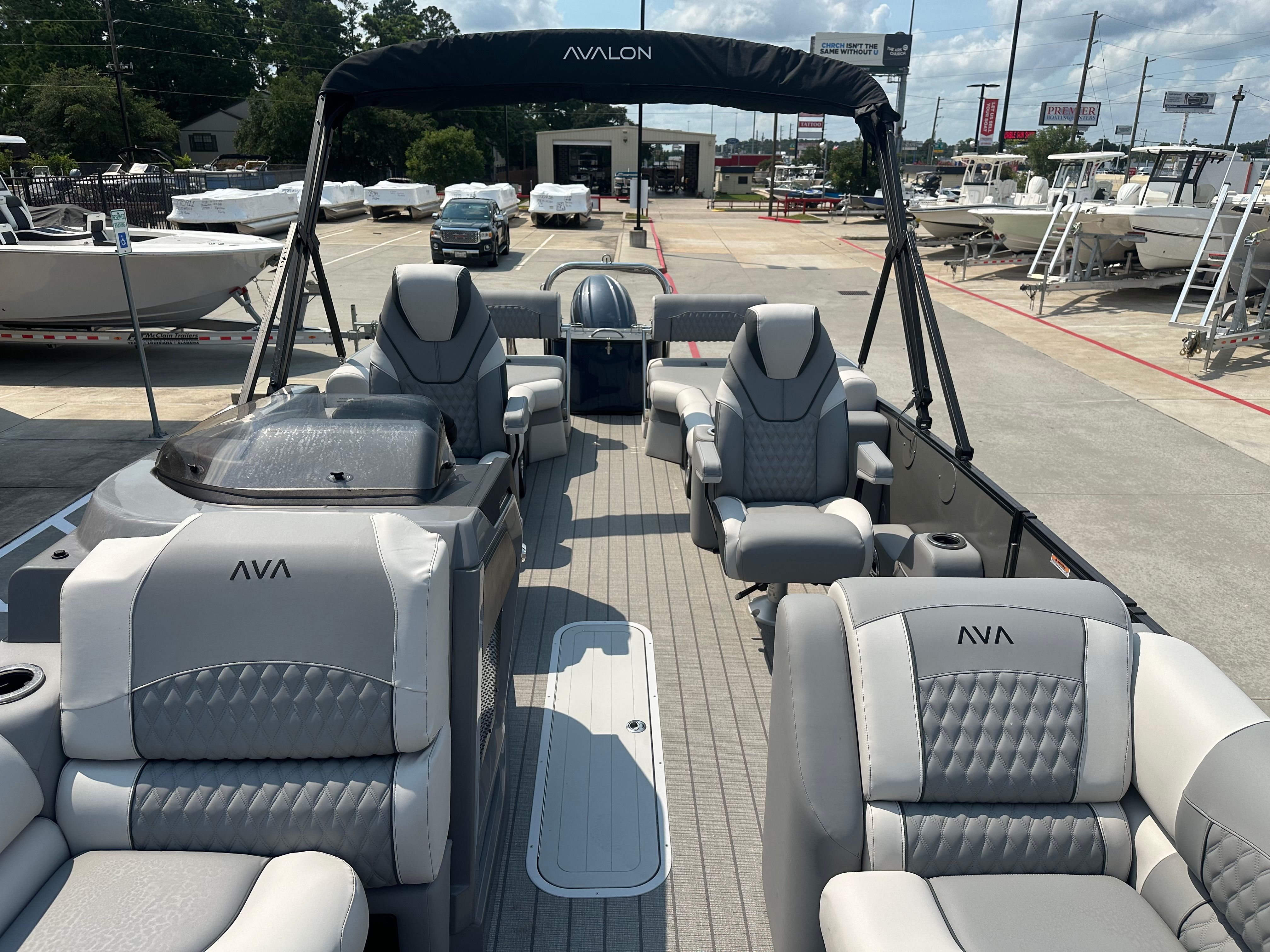 2025 Avalon Catalina Quad Lounge Shift - 23' - 10