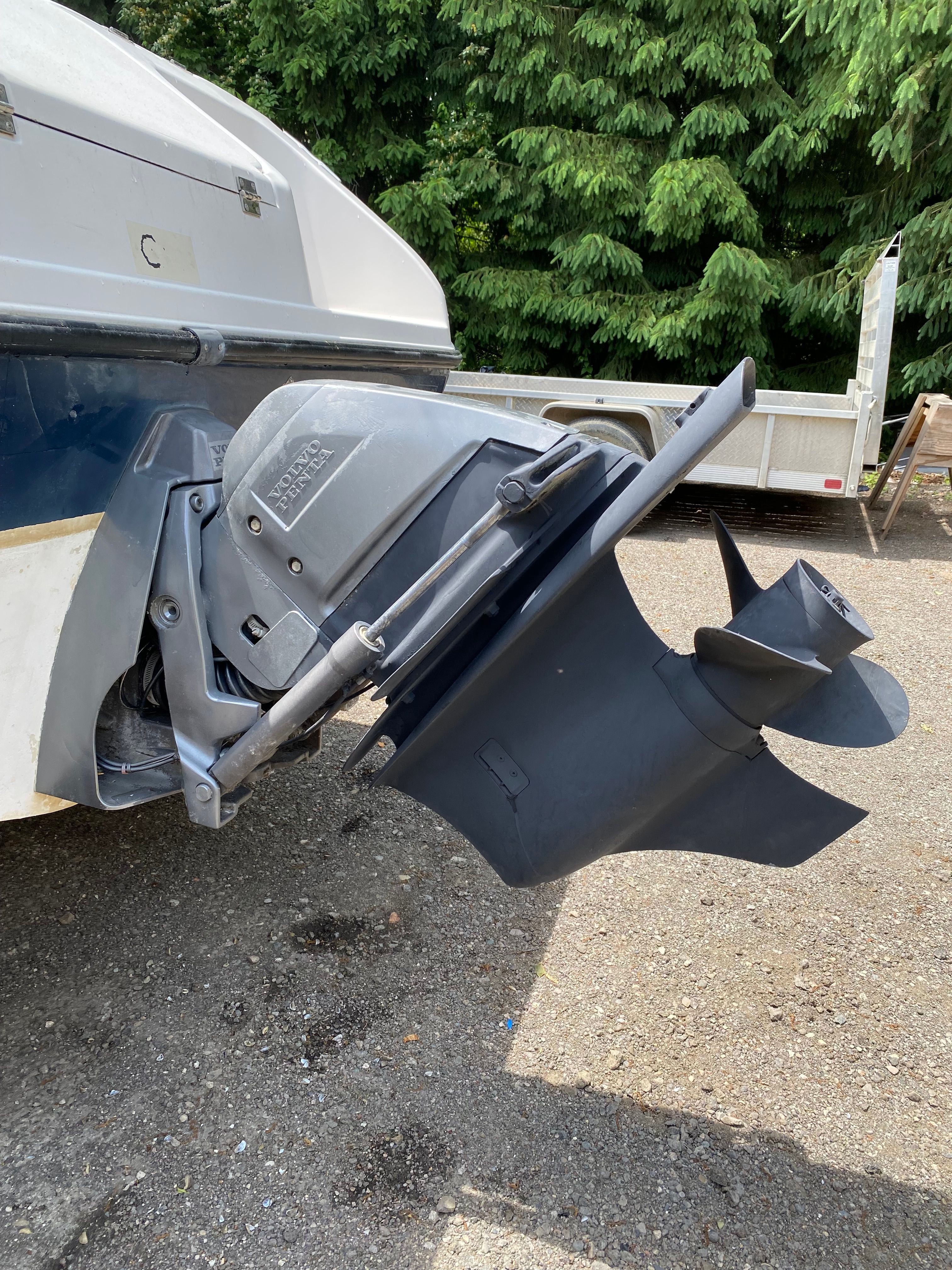 2007 Seaswirl Striper 2601 Walkaround I/O - 2