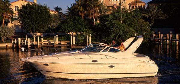 2002 Cruisers Yachts 3275 Express