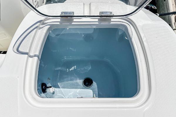 2020 Boston Whaler 345 Conquest - 39