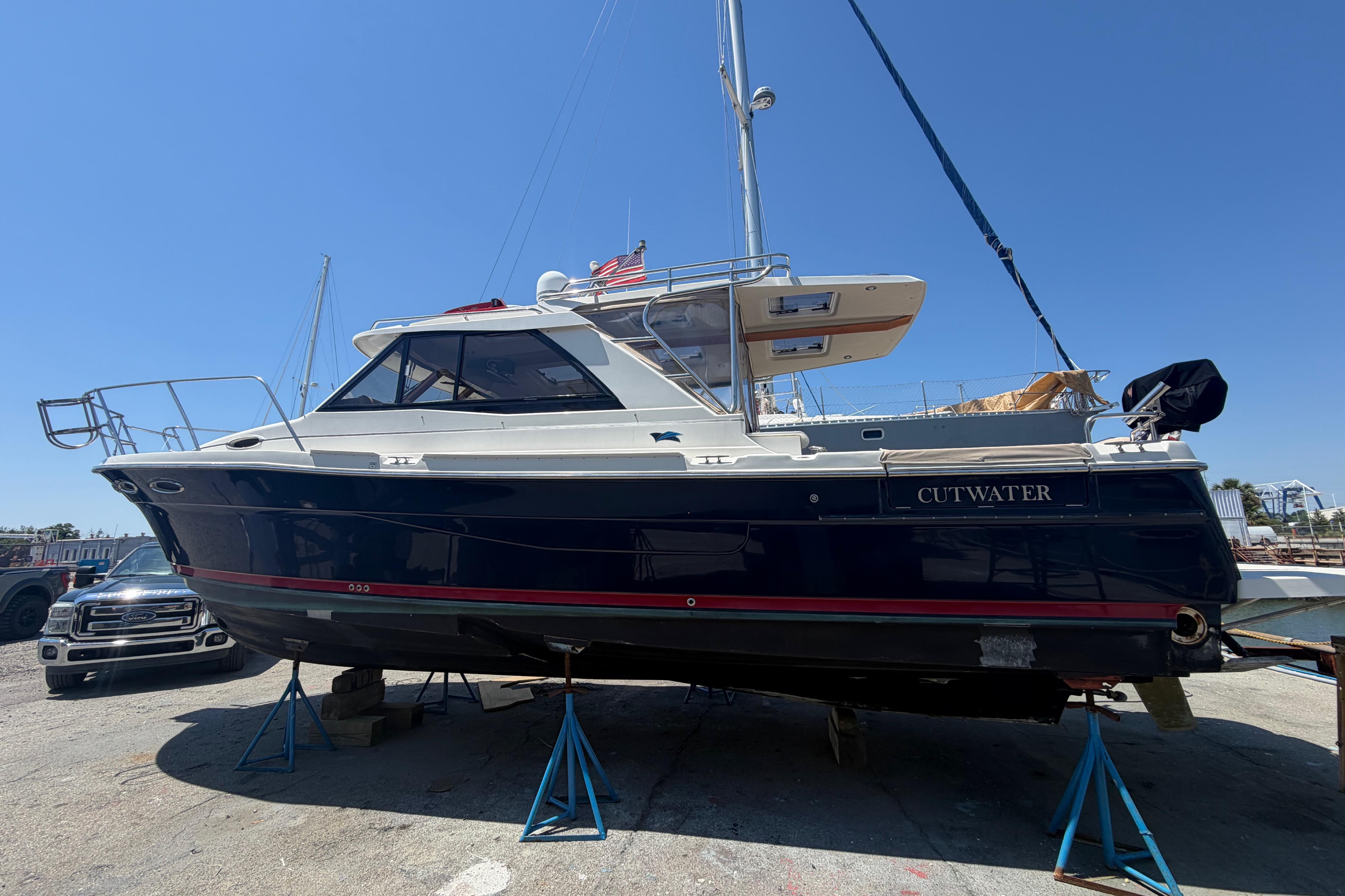 2015 Cutwater C-30 Sedan