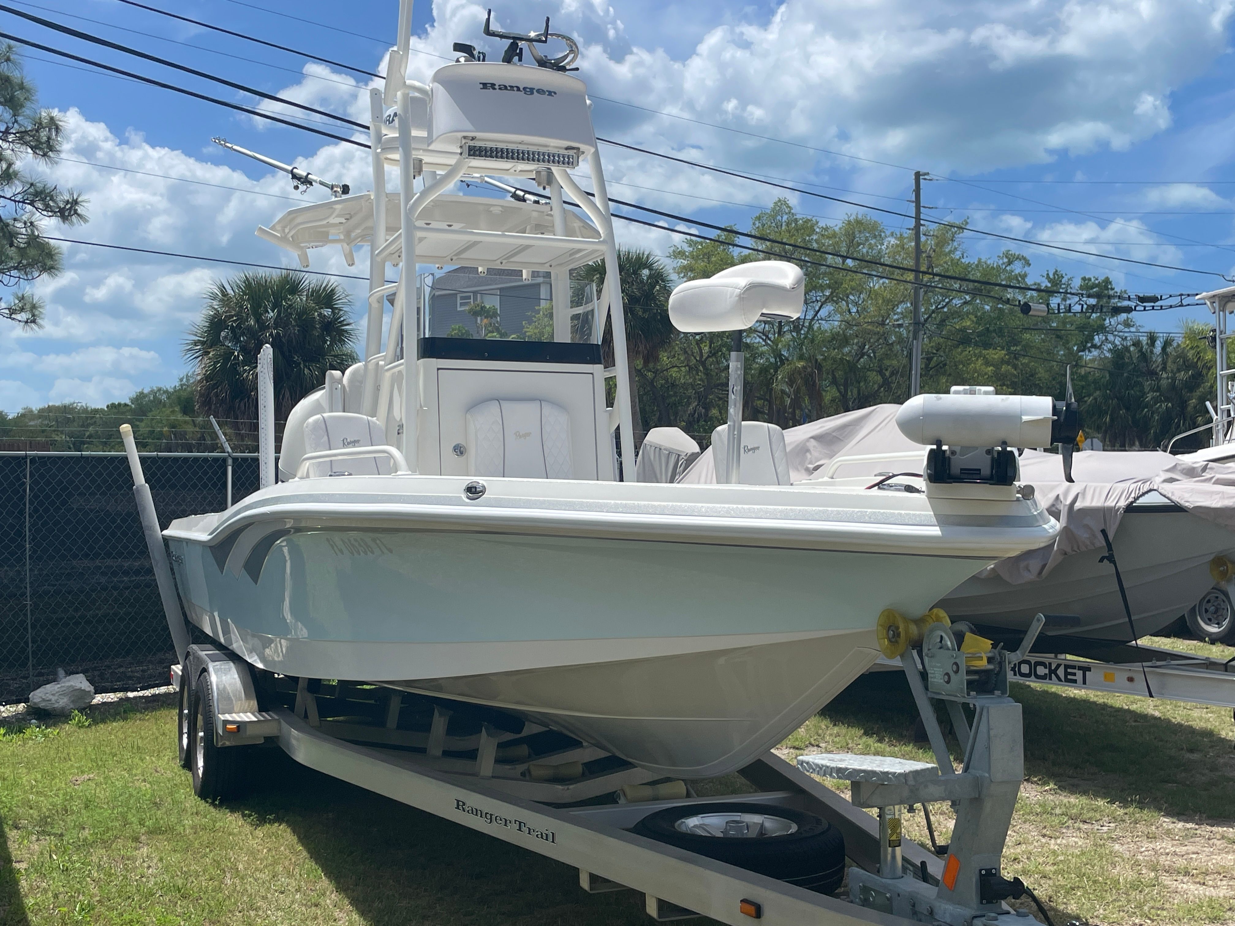 2022 Ranger 2510 Bay