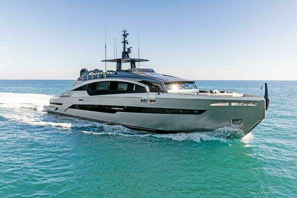 2023 Pershing GTX Motoryacht
