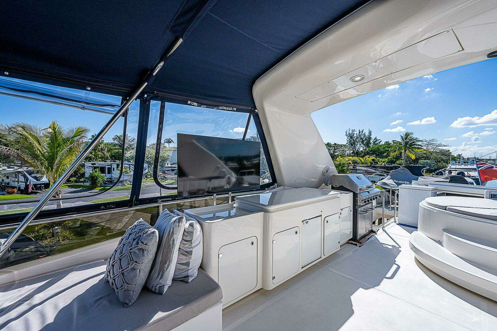 2006 Ferretti Yachts 830 - Image 51