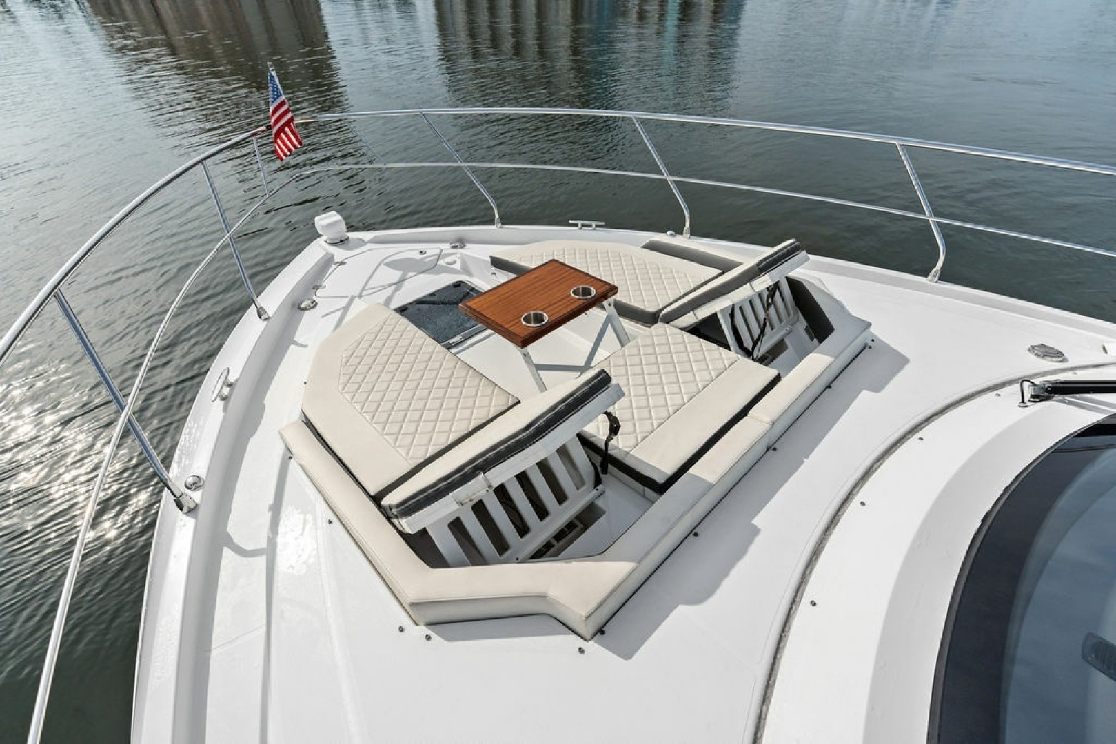 2022 Cruisers Yachts 46 CANTIUS - Image 11