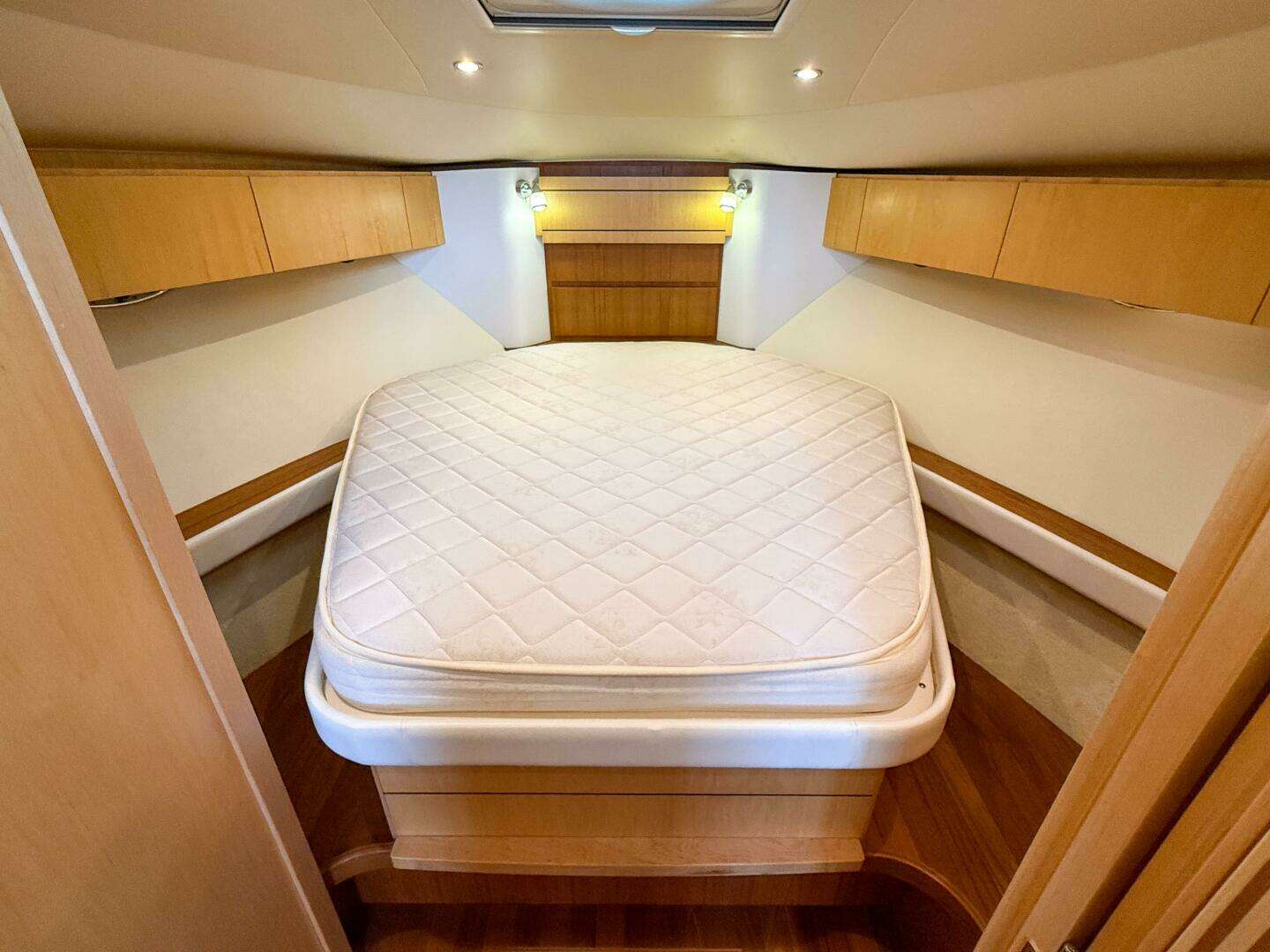 2013 Tiara Yachts 3600 Coronet - Image 26