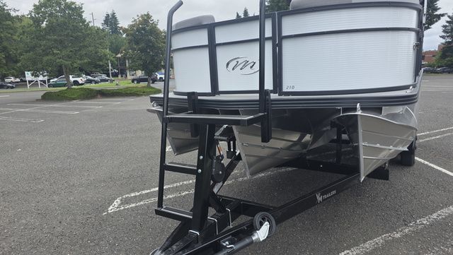 2026 Manitou 21 AURORA RF VPII WITH MERCURY 150HP FOUR-STROKE X - 2