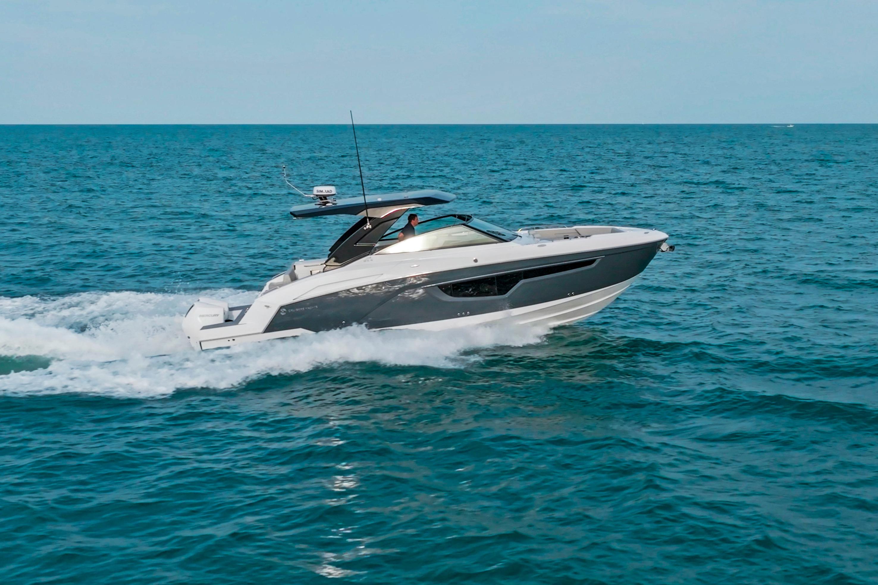 2026 Cruisers Yachts 34 GLS OB