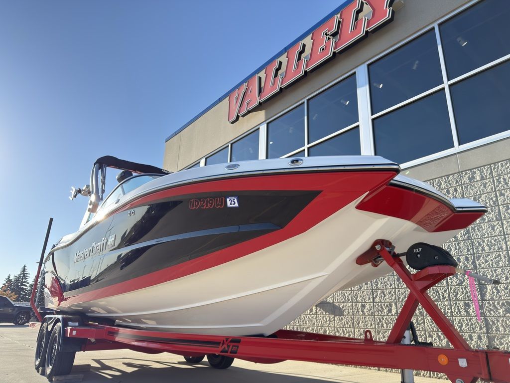 2019 MasterCraft XT22 - 66