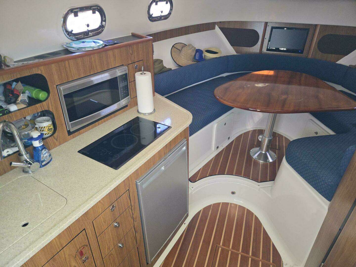 2013 Pursuit 345 Offshore - Image 9