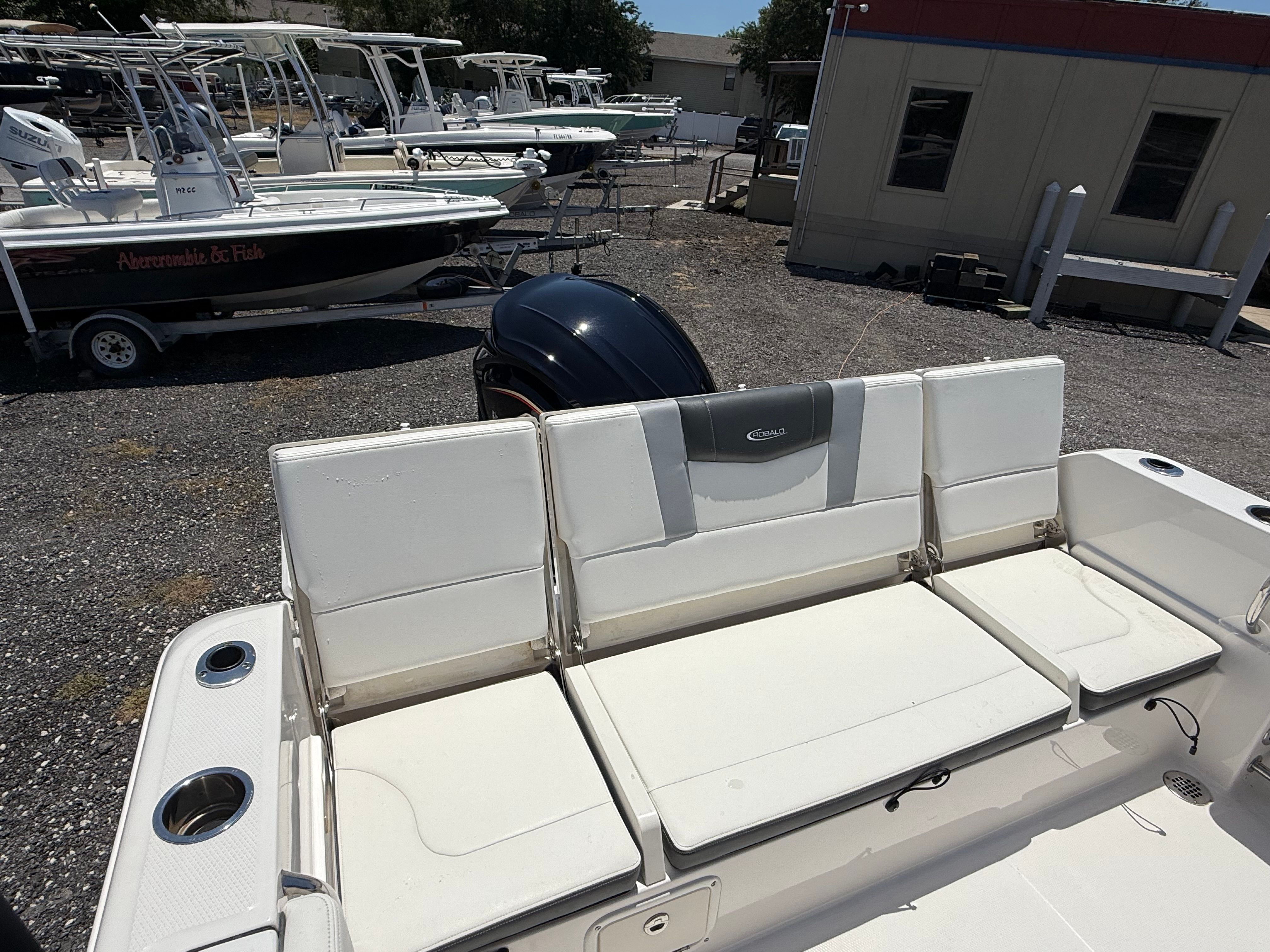 2022 ROBALO 230 CC - Image 10